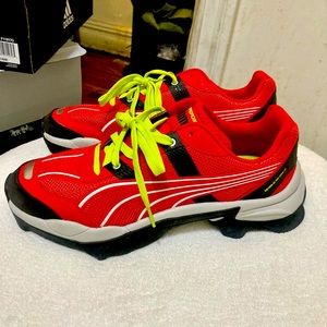 Barely worn Puma trail fox hiking sneakers size 11